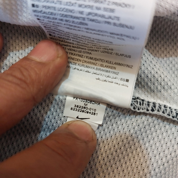 Juventus 2010-11 Home Shirt 10 del piero - Picture 8 of 10